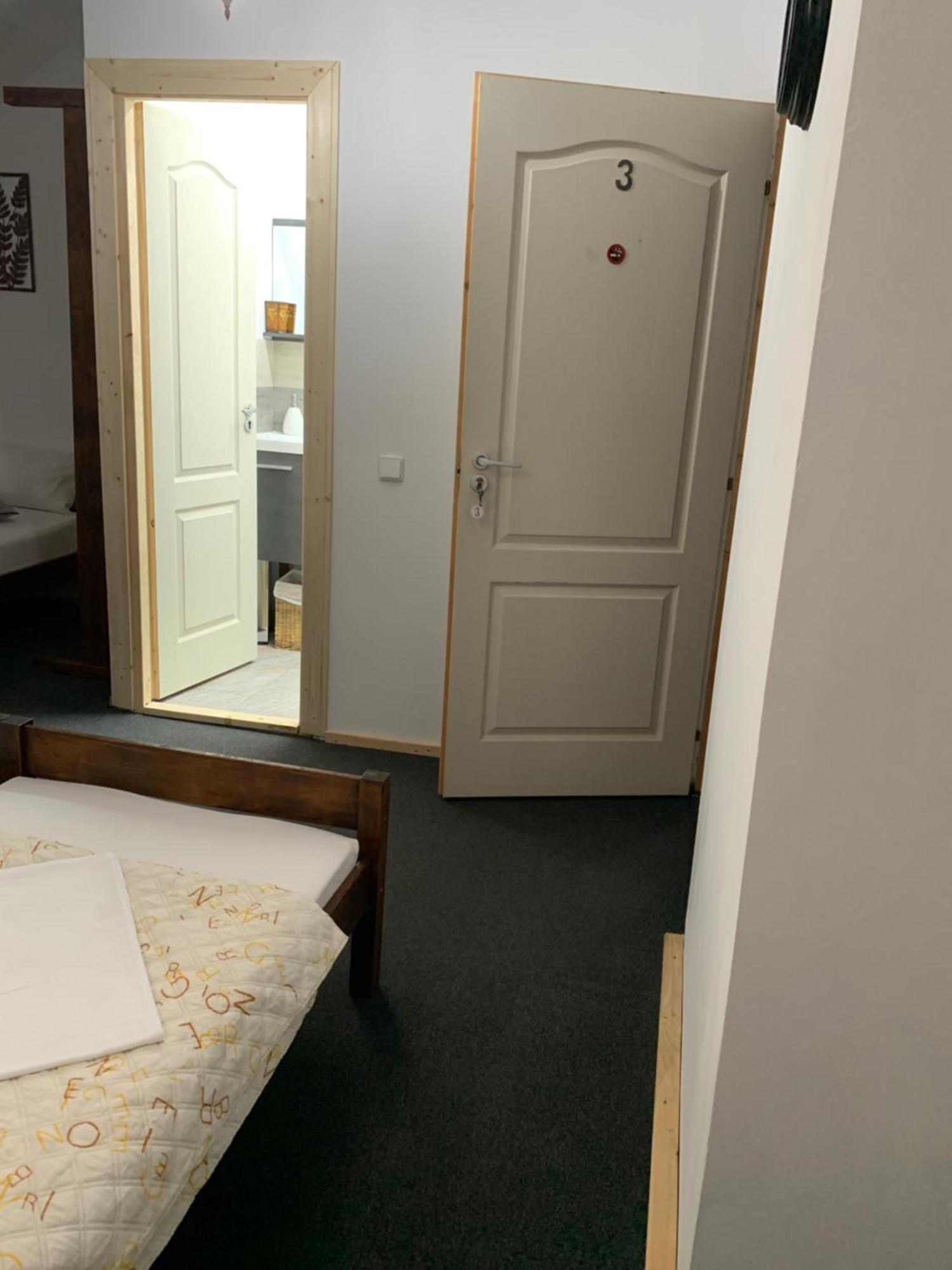 Casa Trandafirilor 호텔 툴체아 외부 사진